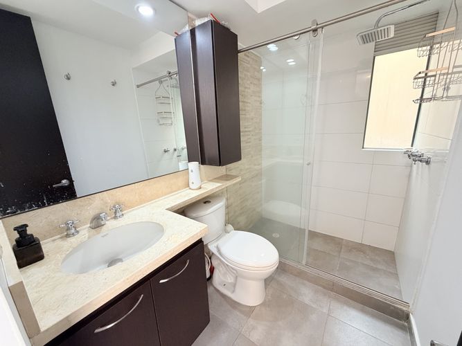 Apartamento de 3 alcobas en venta en Zuria, Madrid, 84 m² · foto 9 de 16