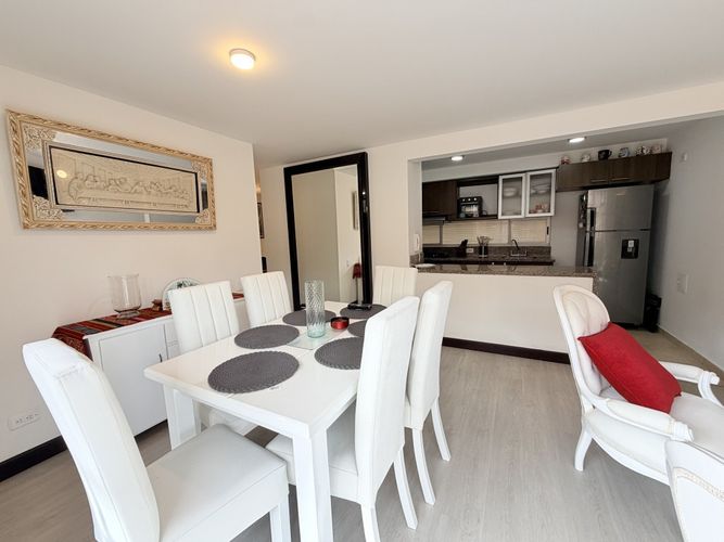 Apartamento de 3 alcobas en venta en Zuria, Madrid, 84 m² · foto 7 de 16