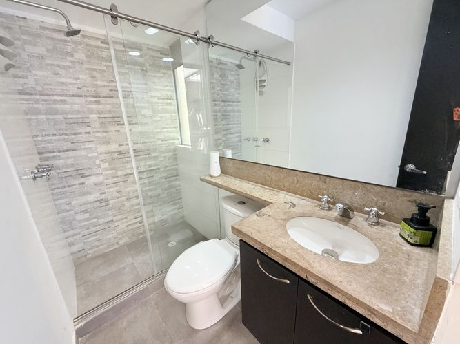 Apartamento de 3 alcobas en venta en Zuria, Madrid, 84 m² · foto 13 de 16