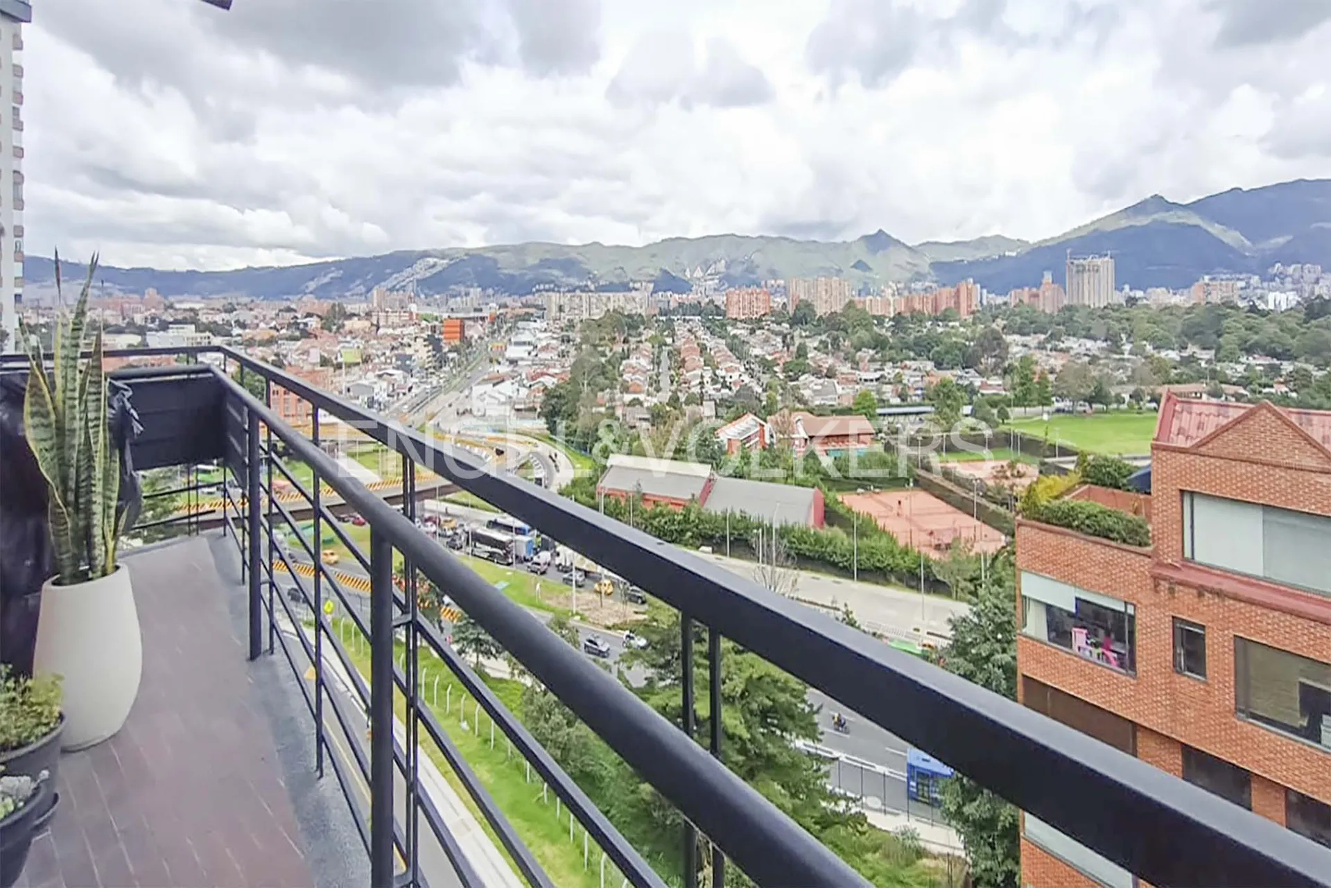 Apartamento en venta en Niza, Bogotá · foto 7 de 15