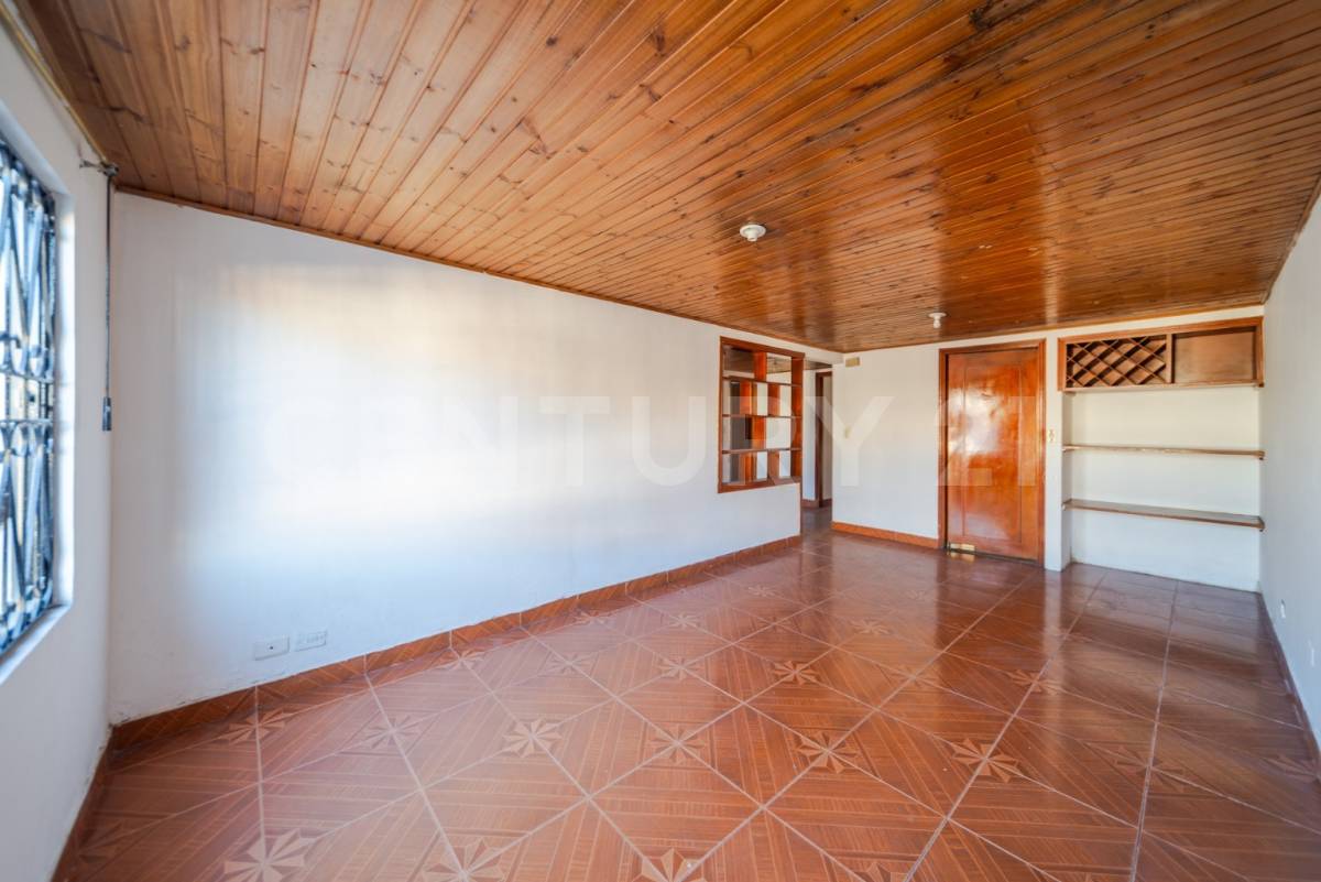 Casa en venta en Engativá, Bogotá · foto 2 de 15