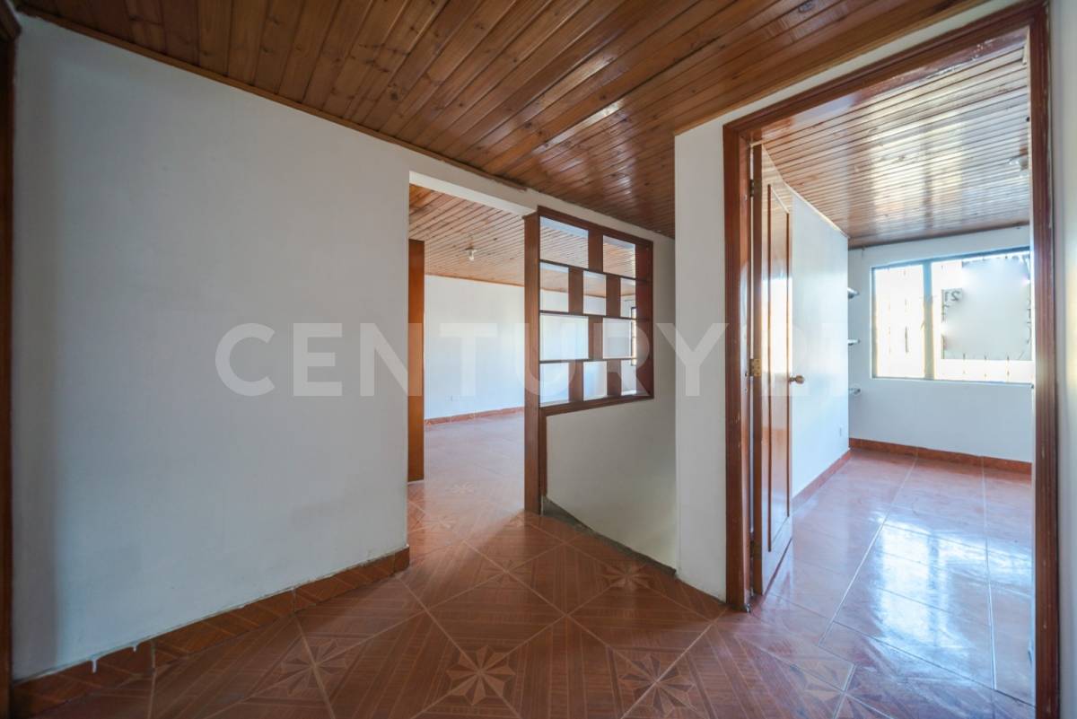 Casa en venta en Engativá, Bogotá · foto 3 de 15