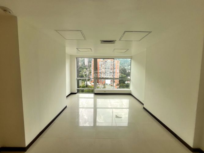 Oficina en arriendo en El Tesoro, Medellín, 34 m² · foto 3 de 20