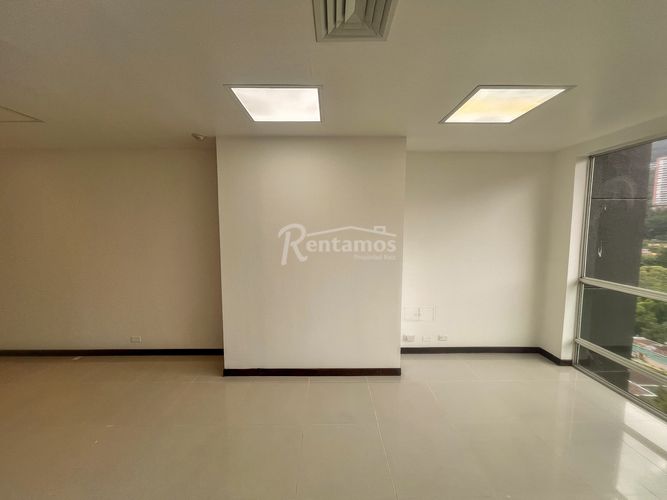 Oficina en arriendo en El Tesoro, Medellín, 34 m² · foto 4 de 20