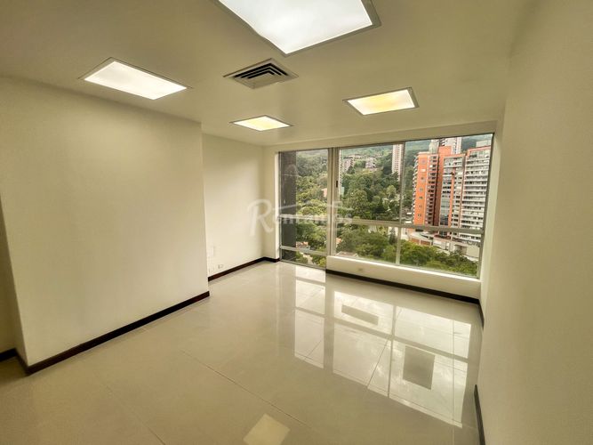 Oficina en arriendo en El Tesoro, Medellín, 34 m² · foto 5 de 20