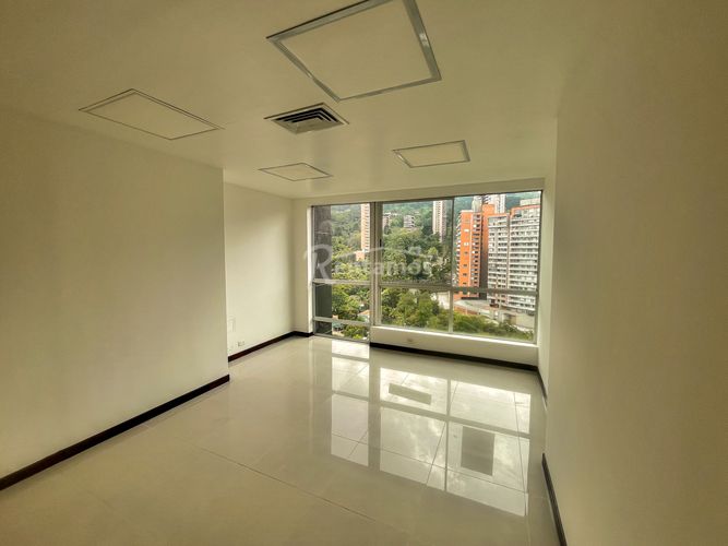 Oficina en arriendo en El Tesoro, Medellín, 34 m² · foto 6 de 20