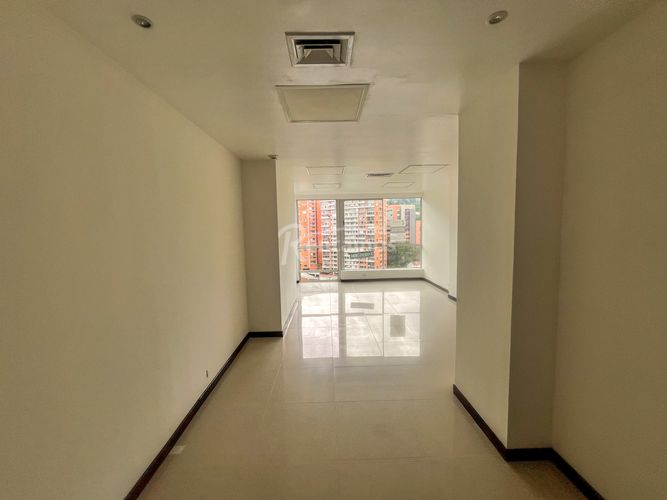 Oficina en arriendo en El Tesoro, Medellín, 34 m² · foto 10 de 20