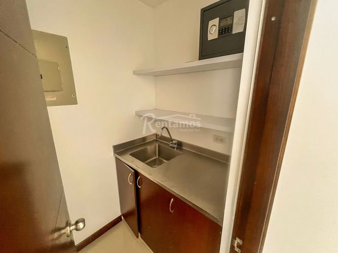 Oficina en arriendo en El Tesoro, Medellín, 34 m² · foto 12 de 20