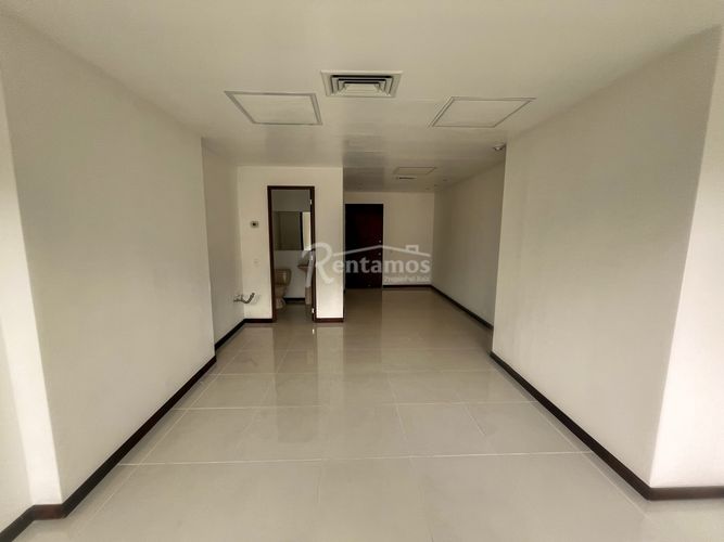 Oficina en arriendo en El Tesoro, Medellín, 34 m² · foto 19 de 20