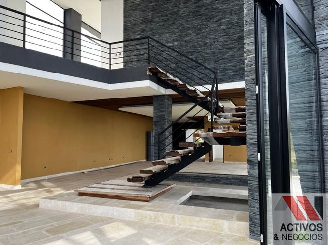 Casa de 5 alcobas en venta en El Poblado, Medellín · foto 5 de 20