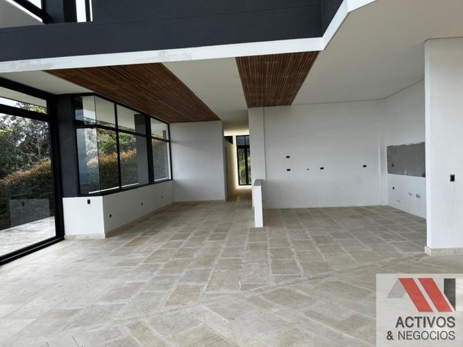 Casa de 5 alcobas en venta en El Poblado, Medellín · foto 6 de 20