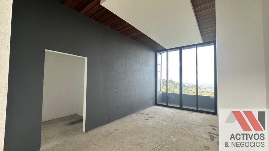 Casa de 5 alcobas en venta en El Poblado, Medellín · foto 12 de 20