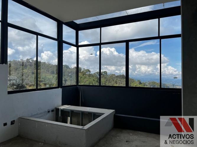 Casa de 5 alcobas en venta en El Poblado, Medellín · foto 16 de 20