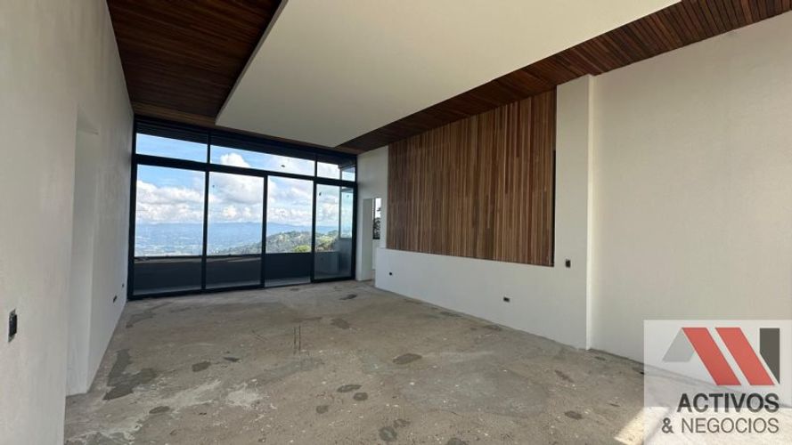 Casa de 5 alcobas en venta en El Poblado, Medellín · foto 17 de 20