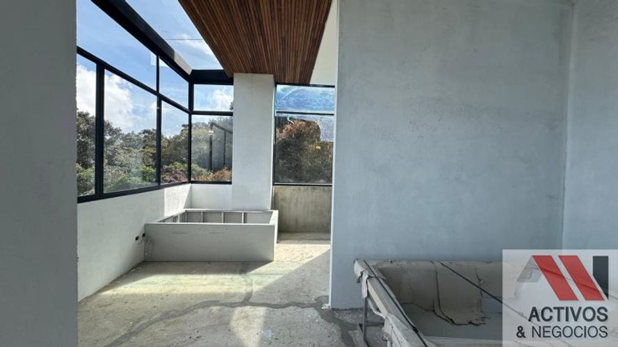Casa de 5 alcobas en venta en El Poblado, Medellín · foto 18 de 20