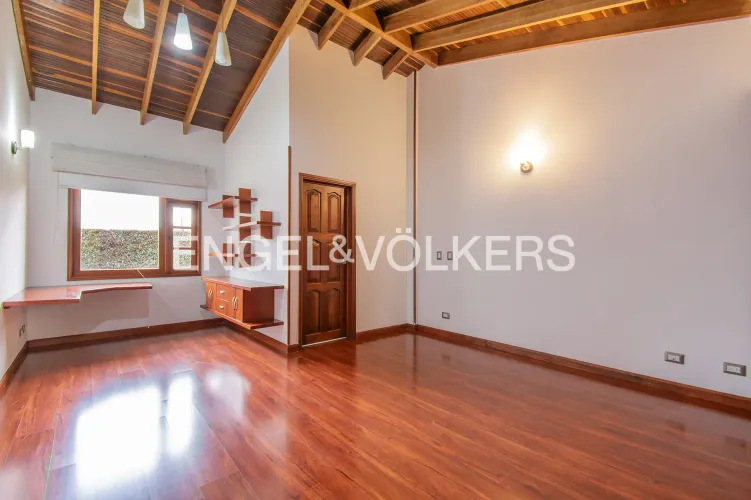 Casa de 4 alcobas en venta en La Estrella, Chía, 390 m² · foto 9 de 16