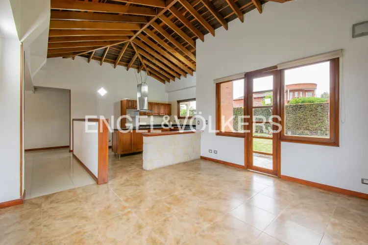 Casa de 4 alcobas en venta en La Estrella, Chía, 390 m² · foto 6 de 16