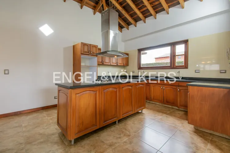 Casa de 4 alcobas en venta en La Estrella, Chía, 390 m² · foto 5 de 16