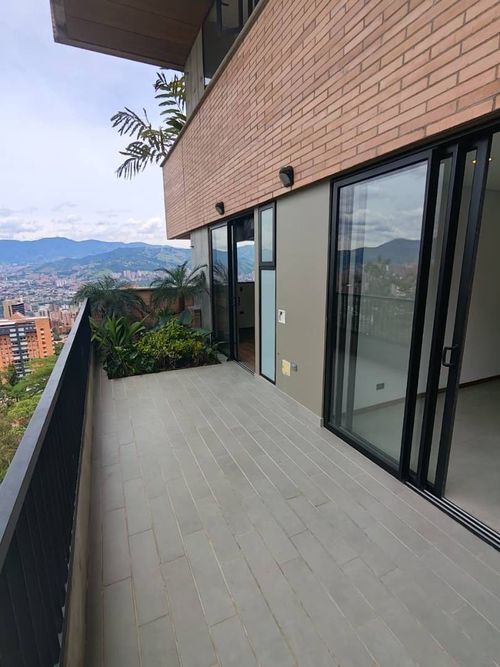 Apartamento de 2 alcobas en arriendo en El Poblado, Medellín, 80 m² · foto 6 de 15