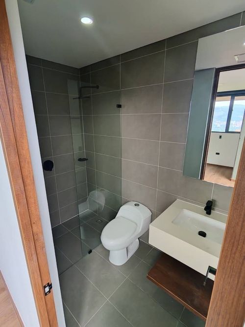 Apartamento de 2 alcobas en arriendo en El Poblado, Medellín, 80 m² · foto 10 de 15