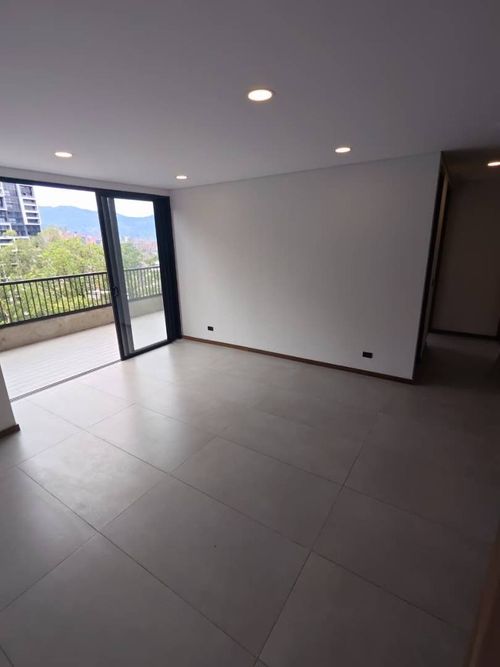 Apartamento de 2 alcobas en arriendo en El Poblado, Medellín, 80 m² · foto 11 de 15