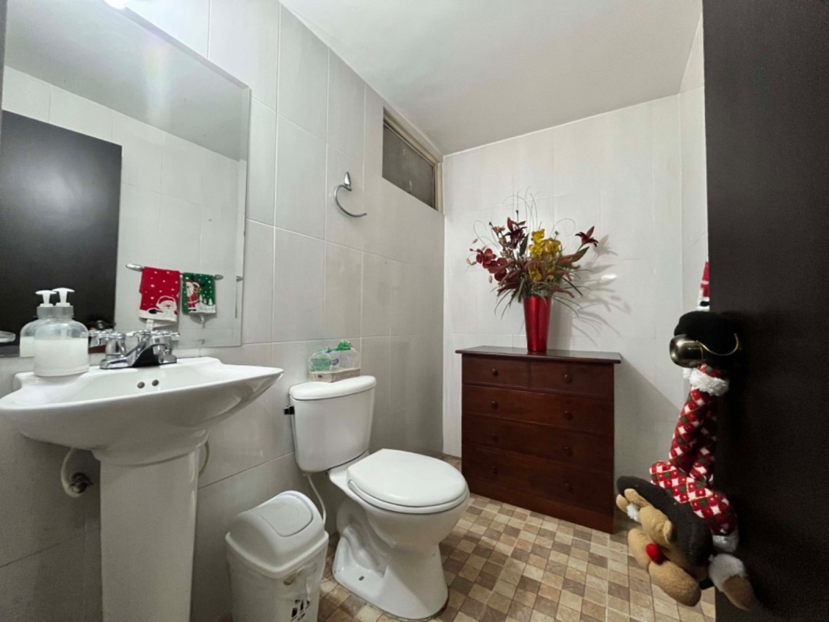 Casa en venta en Castilla, Bogotá · foto 9 de 24