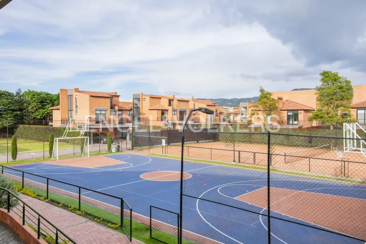 Casa de 4 alcobas en venta en Las Mercedarias, Chía, 329 m² · foto 19 de 20