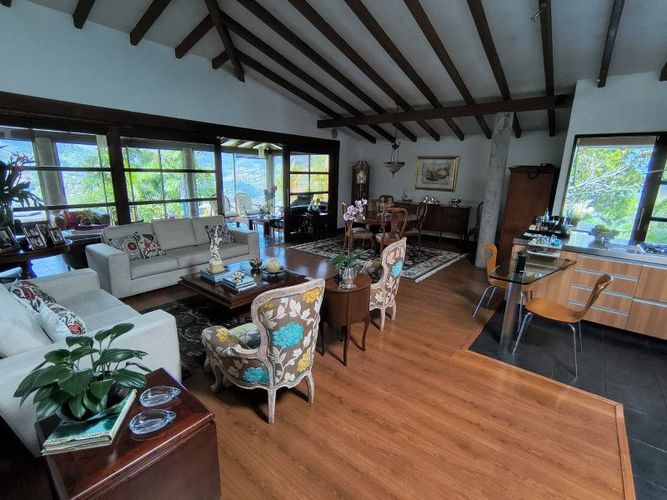 Casa de 7 alcobas en venta en La Tablaza, La Estrella, 900 m² · foto 2 de 24