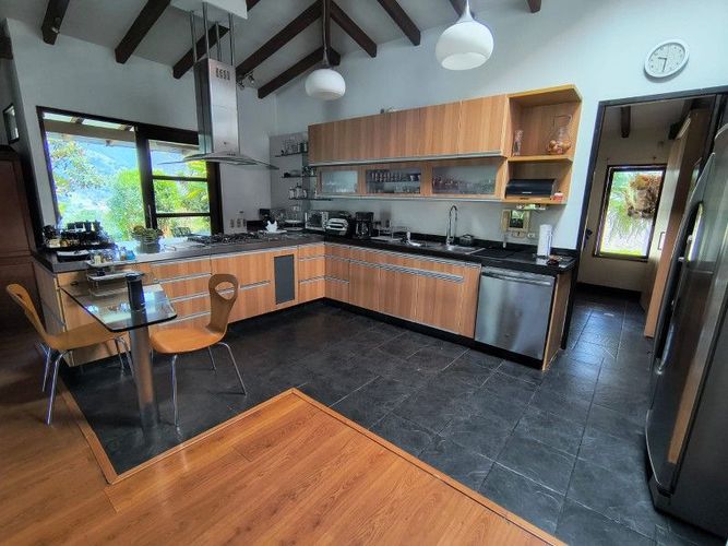 Casa de 7 alcobas en venta en La Tablaza, La Estrella, 900 m² · foto 6 de 24
