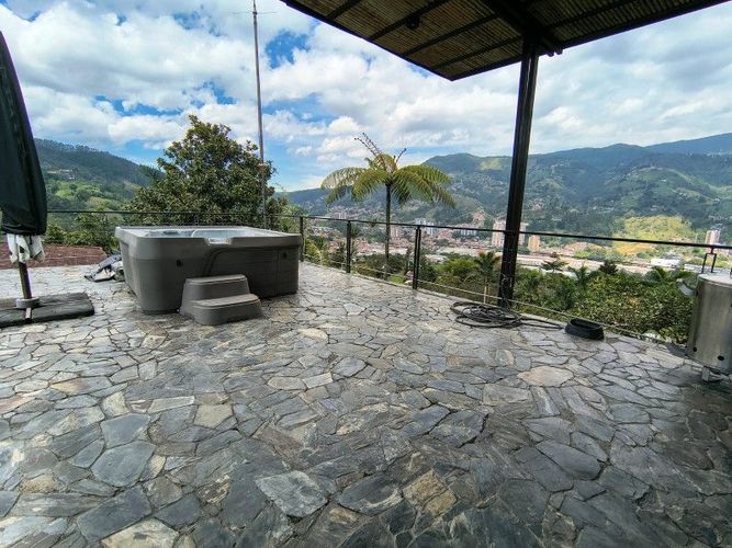 Casa de 7 alcobas en venta en La Tablaza, La Estrella, 900 m² · foto 19 de 24