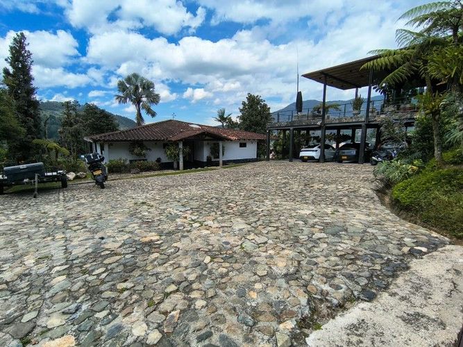 Casa de 7 alcobas en venta en La Tablaza, La Estrella, 900 m² · foto 21 de 24