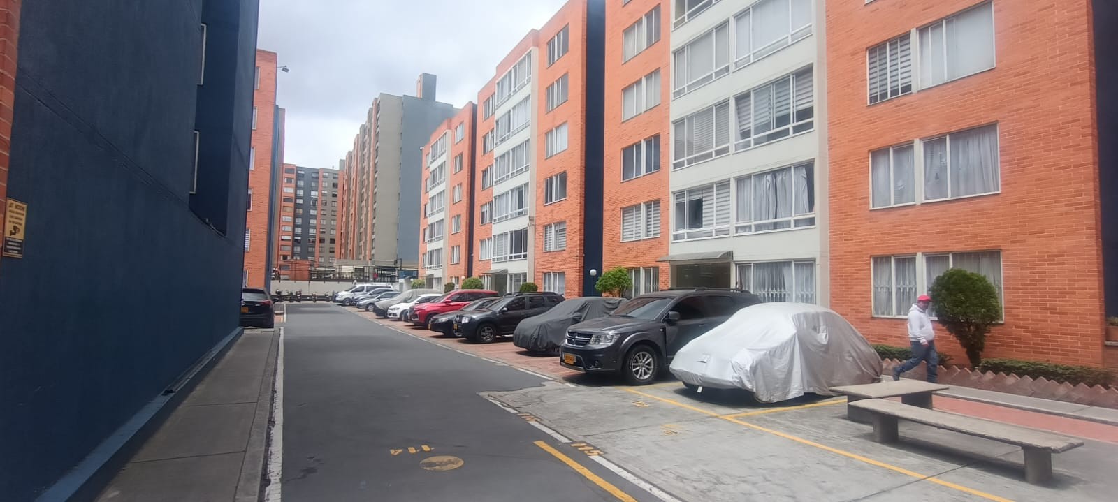 Apartamento en venta en Villa Alsacia, Bogotá · foto 2 de 14