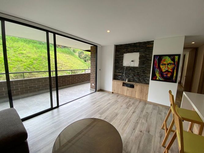 Apartamento de 2 alcobas en venta en Santa Elena, El Retiro, 75 m² · foto 2 de 13