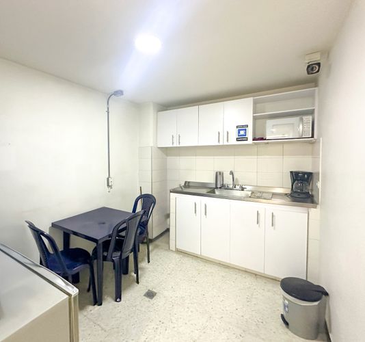 Local en venta en Prados Del Norte, Cali, 450 m² · foto 13 de 17