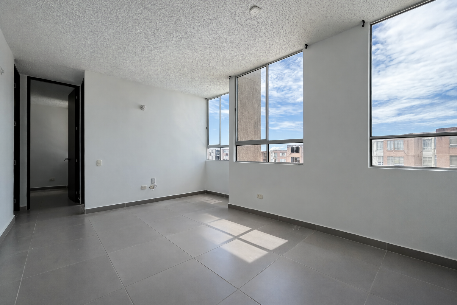 Apartamento en venta en Cr Mapire Hd. Rosablanca, Villavicencio · foto 3 de 13