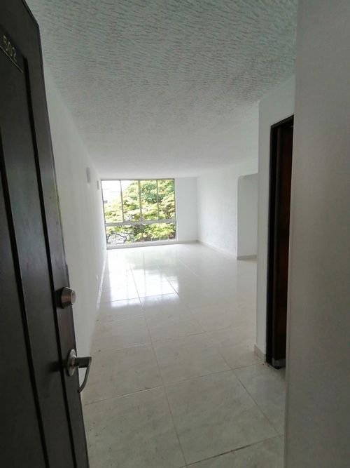 Apartamento en venta en Ciudad Los Alamos, Cali · foto 2 de 24