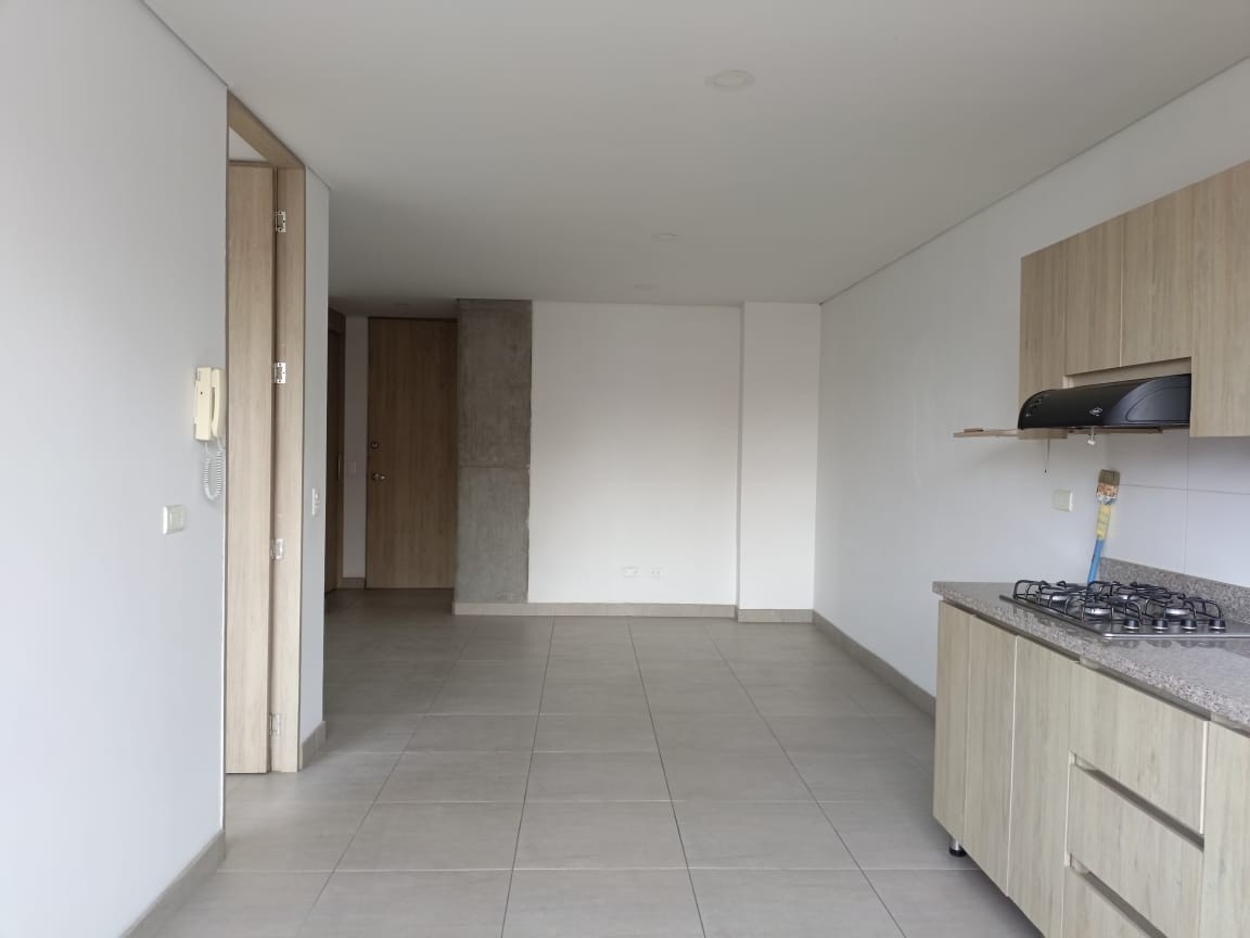 Apartamento en arriendo en Belén, Medellín · foto 3 de 13