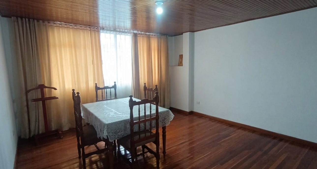 Casa en venta en Bellavista Occidental, Bogotá · foto 3 de 16