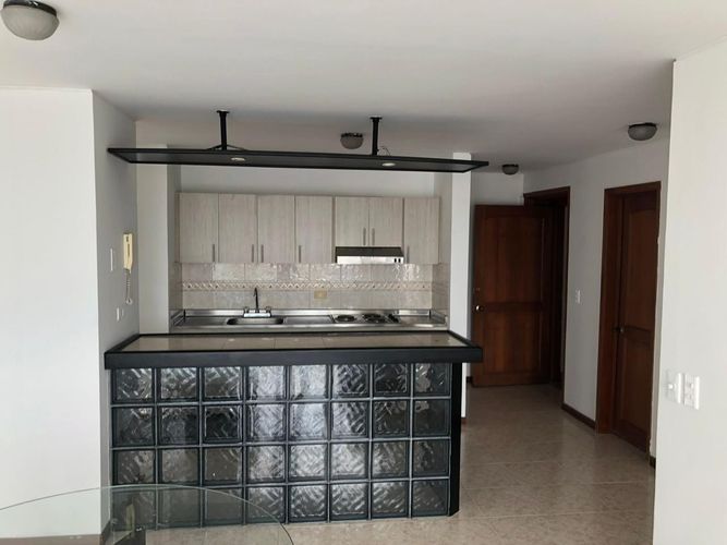 Apartamento de 3 alcobas en venta en Granada, Cali, 127 m² · foto 5 de 16