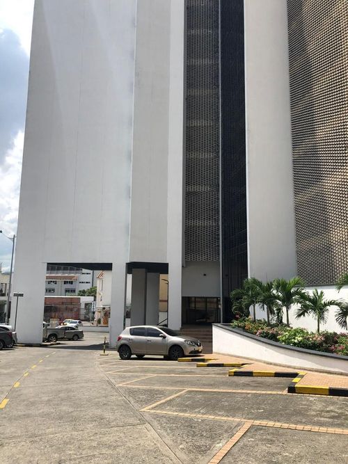 Apartamento de 3 alcobas en venta en Granada, Cali, 127 m² · foto 7 de 16