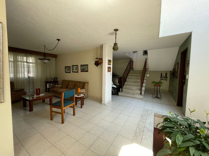 Casa de 4 alcobas en venta en El Bosque, Cali, 407 m² · foto 3 de 24