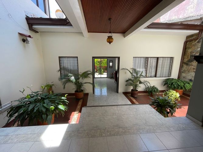 Casa de 4 alcobas en venta en El Bosque, Cali, 407 m² · foto 6 de 24