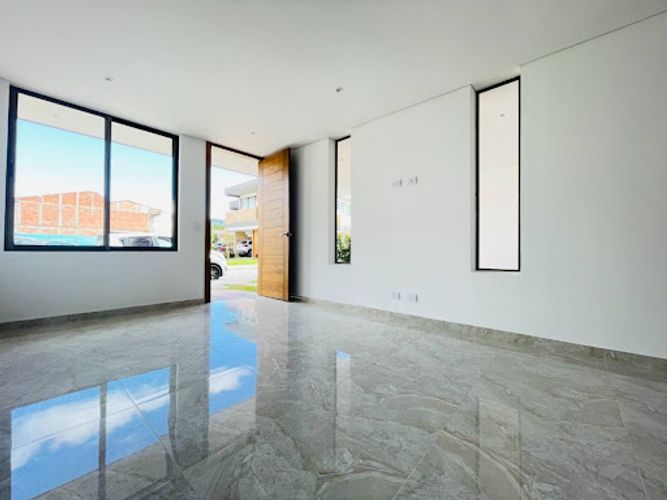 Casa de 4 alcobas en venta en La Ceja, 140 m² · foto 2 de 24