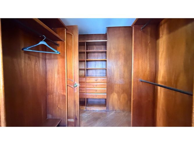 Apartamento de 3 alcobas en venta en El Diamante No. 2, Medellín, 216 m² · foto 21 de 24