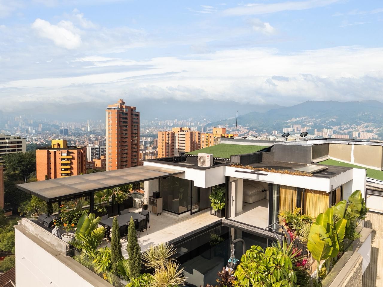 Apartamento en venta en El Poblado, Medellín · foto 6 de 24