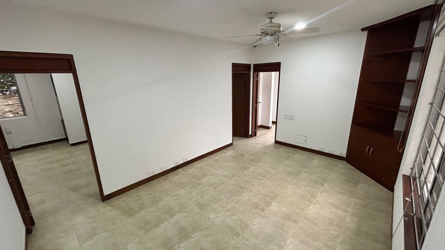 Casa de 4 alcobas en venta en Cr. Los Balsos, Ibagué, 320 m² · foto 9 de 21