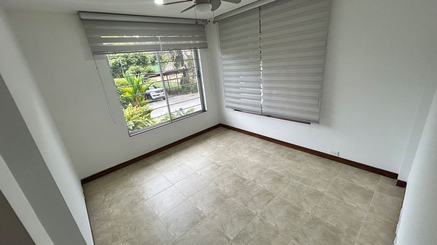 Casa de 4 alcobas en venta en Cr. Los Balsos, Ibagué, 320 m² · foto 8 de 21