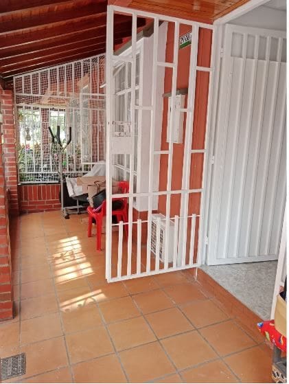 Casa de 3 alcobas en venta en Ciudadela Villamil, Girón · foto 3 de 12