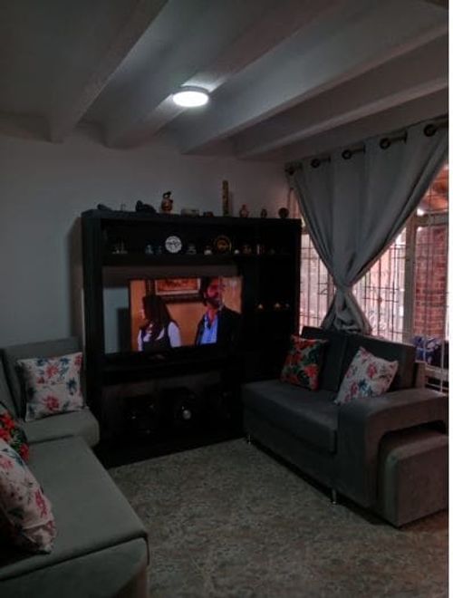 Casa de 3 alcobas en venta en Ciudadela Villamil, Girón · foto 4 de 12
