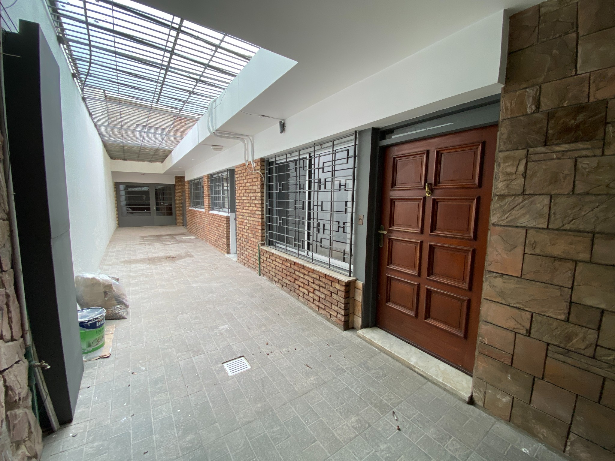Casa En Alquiler Parque Batlle 3 Dormitorios + Apartamento + Barbacoa + 3 Cocheras